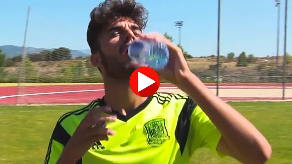 Dani Ceballos te reta a beber agua con su propio estilo