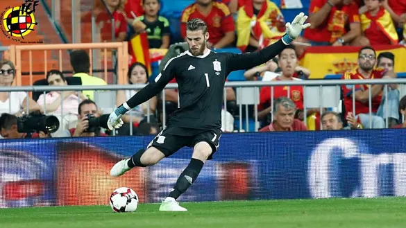 De Gea en un acción de juego en el partido entre España e Italia