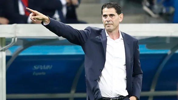 Fernando Hierro durante el partido frente a Portugal