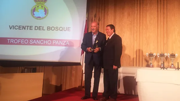 Vicente del Bosque recibe en Cuenca el Premio Sancho Panza