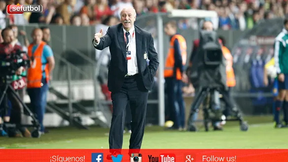 Vicente del Bosque da instrucciones a sus jugadores durante un reciente encuentro de la Selección