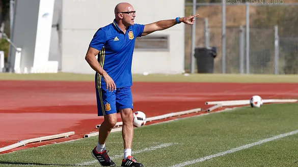 Luis de la Fuente en un entrenamiento Las Rozas