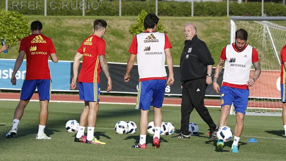 Vicente del Bosque durante un entrenamiento 