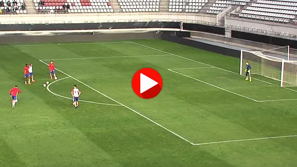 Saúl Ñíguez suelta un cañonazo más allá de la media luna del área