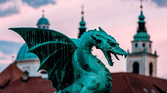 Vista del dragón del puente de Liubliana (Eslovenia)