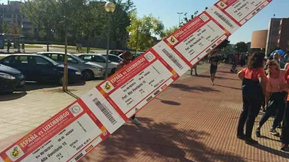 Los aficionados nos muestran cómo han comprado sus entradas en Las Gaunas