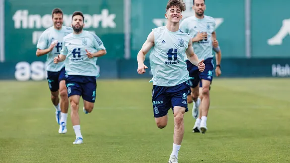 Los jugadores de la Selección se entrenan en la Ciudad Deportiva Luis del Sol