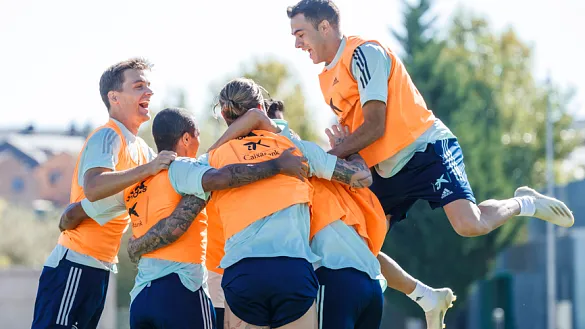 Los jugadores de la Selección celebran un gol