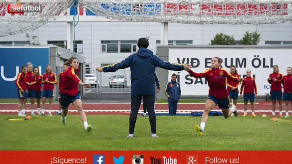 Patricia Guijarro y Aitana Bonmatí entrenan con Toña Is