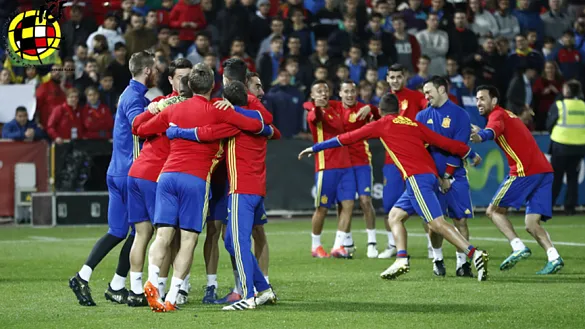 El calor de la afición nazarí se hizo sentir en el Nuevo Los Cármenes