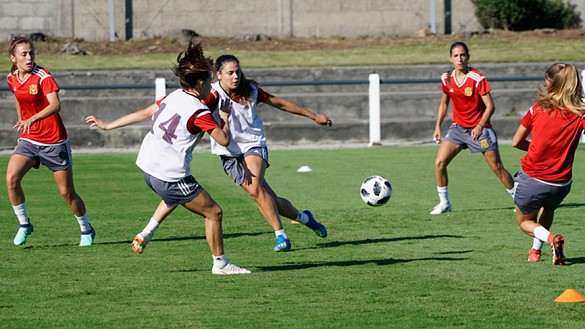 La Selección española Sub-20 femenina entrena en Francia