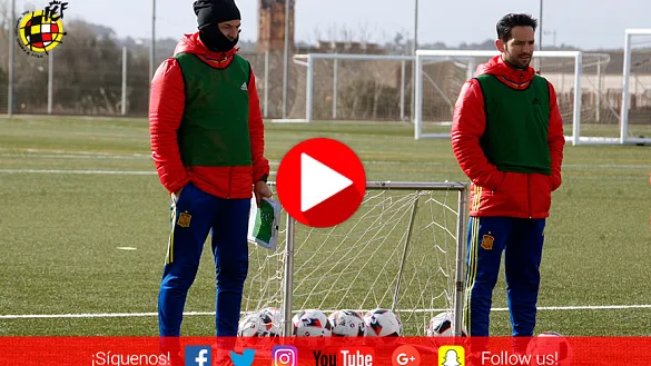 Hablamos con el Seleccionador nacional Sub-17 Santi Denia horas antes del encuentro amistoso que España disputará ante Italia en el Estadio Municipal de Mahón. El técnico analiza al rival, habla de la generación española y hace un llamamiento a la afición