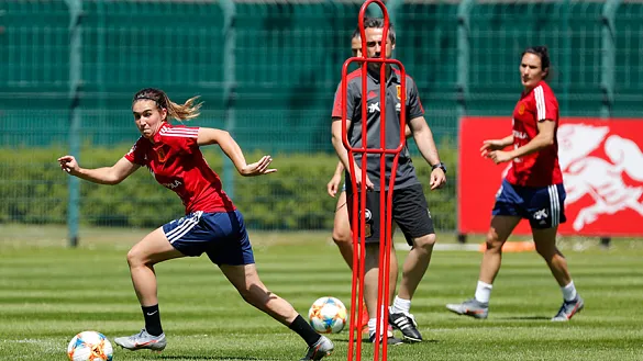 La Selección española femenina entrenando en Francia