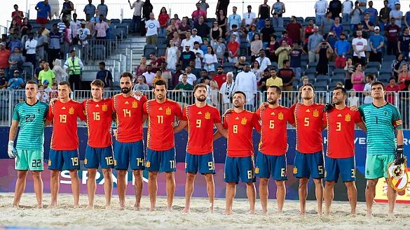 La Selección española de fútbol playa posa antes de su encuentro frente a Estados Unidos