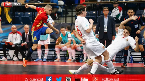 España se impone a Hungría en el debut del Europeo