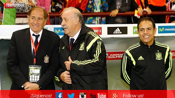 Del Bosque charla con Toni Grande minutos antes del partido