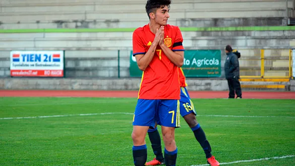 Ferran Torres durante un encuentro con la Selección española 