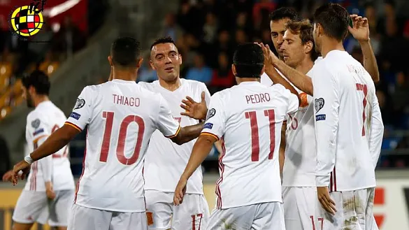 Los jugadores de la Selección celebrando uno de los ocho goles ante Liechtenstein 