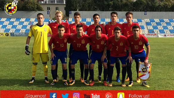 La Selección Sub-17 posa antes de su partido ante Albania
