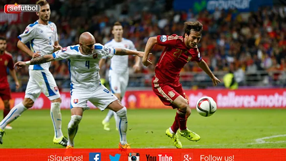 Silva en una acción del partido ante Eslovaquia