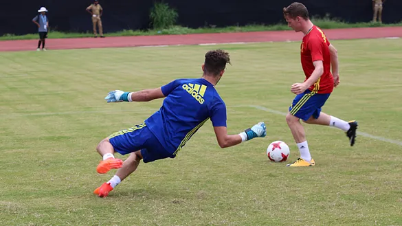 VÍDEO | España prepara el primer encuentro de grupo ante Brasil