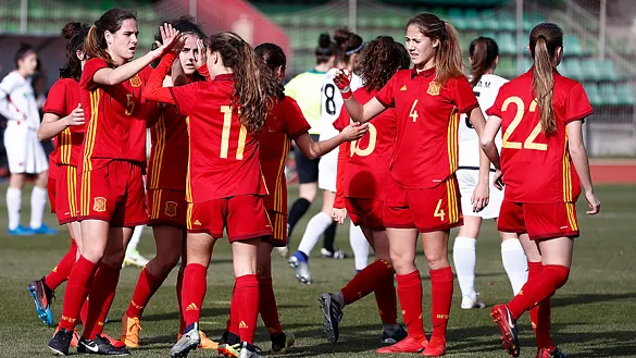 Disfruta con los goles del partido de entrenamiento de la selección femenina
