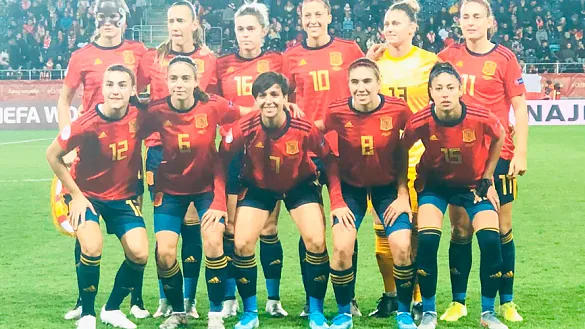 La Selección española femenina posa antes de su encuentro frente a Polonia en Lublin