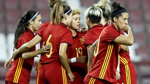 Las jugadoras de la Selección femenina celebran un gol