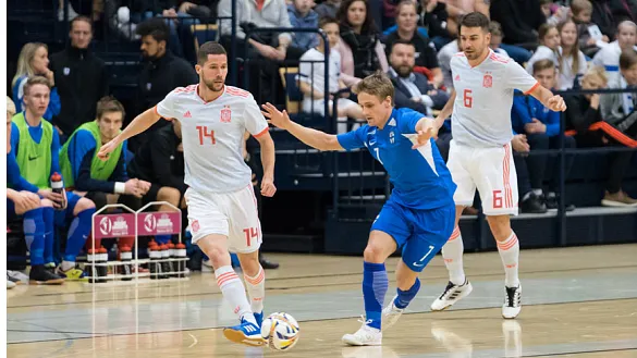 España domina todo el encuentro