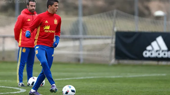 Pablo Fornals durante el entrenamiento de la Selección Española Sub-21