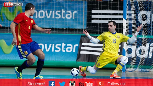 Jesús Herrero deteniendo un balón