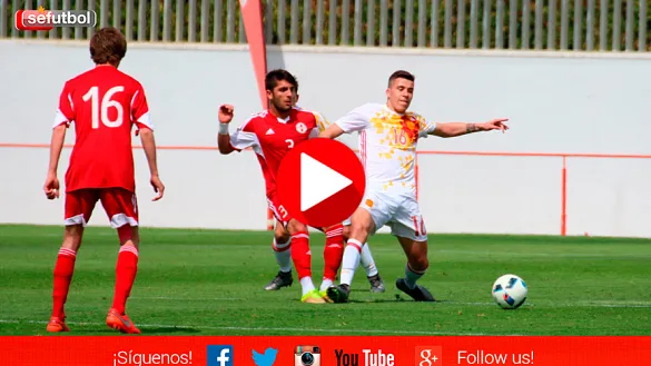 Rivera lucha por un balón ante un georgiano