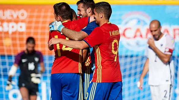 España golea a Francia (11-3) en Sanxenxo