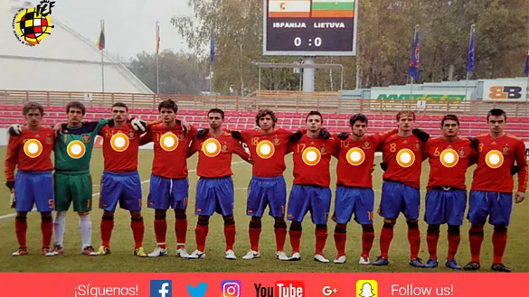 FOTO INTERACTIVA | Una Selección Sub-19 en la que varios jugadores e incluso el entrenador, actualmente forman parte del primer equipo
