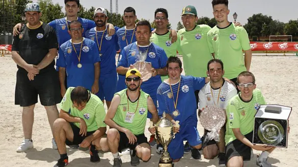Campeones del Torneo de Fútbol Playa Inclusivo