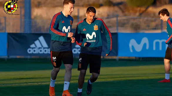 Francis Guerrero y Pablo Fornals en un entrenamiento de la selección española Sub-21