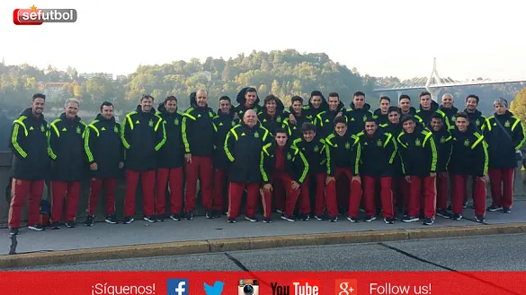 La Selección Española Sub-17 posa al completo en la ciudad suiza de Friburgo
