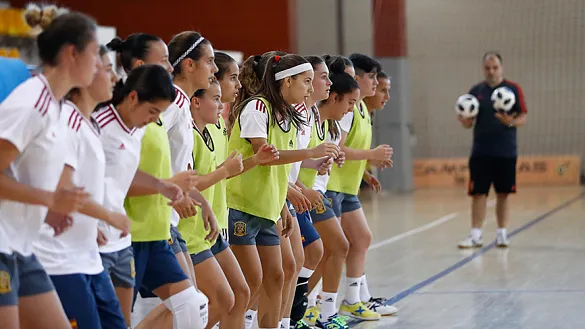 La selección femenina de fútbol sala entrena en Las Rozas