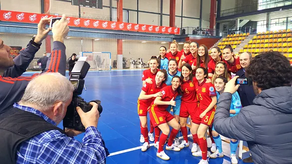 Selección Fútbol Sala Fem pose equipo 