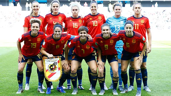 La Selección española femenina posa antes de su encuentro frente a Sudáfrica