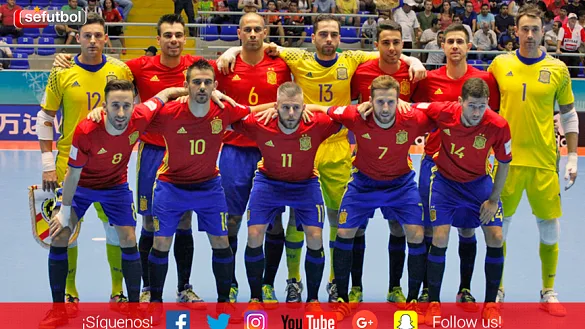 La Selección Española de Fútbol Sala posa antes de su partido en Bucaramanga