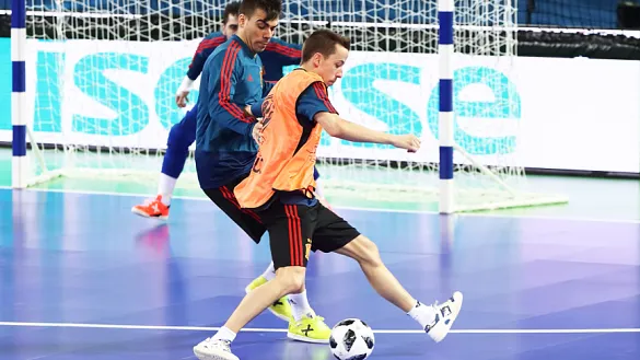 La selección española de fútbol sala entrena la víspera de su partido frente a Azerbaiyán