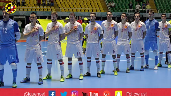 Los jugadores de la Selección de Fútbol Sala, antes de su partido frente a Rusia en Cali