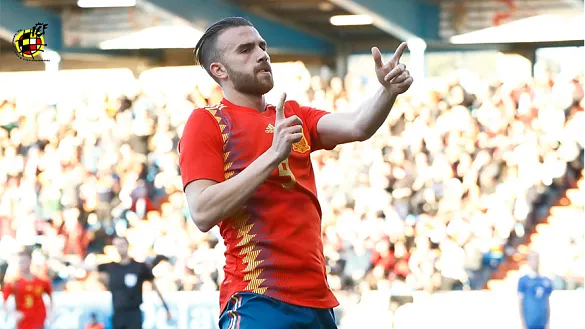 Borja Mayoral celebra uno de sus goles frente a Estonia