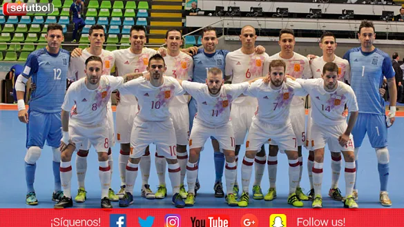 La Selección Española de Fútbol Sala posa antes de su partido frente a Azerbaiyán en Medellín
