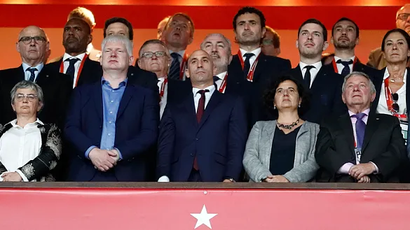 Imagen del palco en Gijón durante los prolegómenos al encuentro frente a Islas Feroe