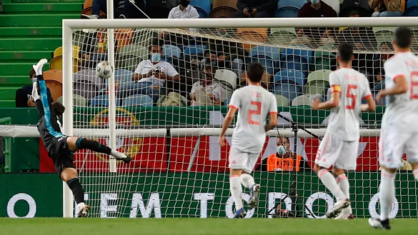 Momento del partido entre Portugal y España jugado en Lisboa