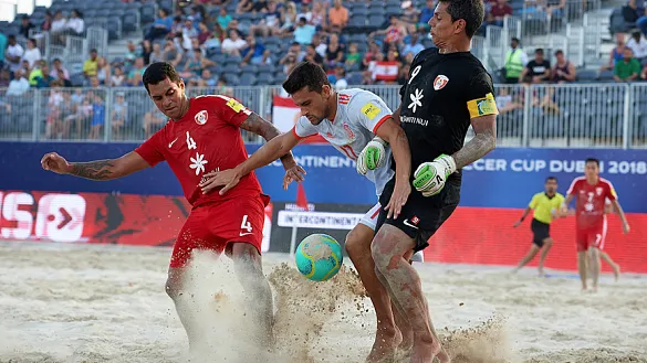Momento del partido entre Tahití y España jugado en Dubái