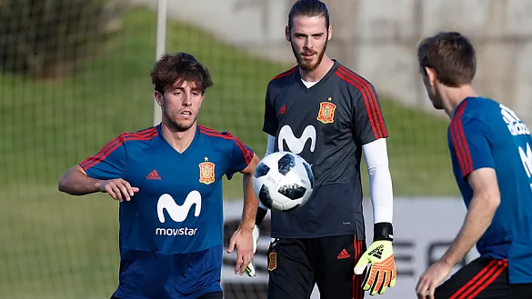 Odriozola, De Gea y Monreal en el entreno de la selección