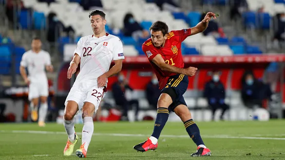 Momento del gol de Mikel Merino